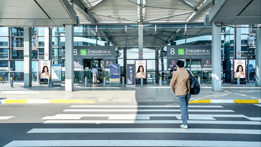 Shanghai Hongqiao T2 Domestic Departure Outdoor Digital Signage Network