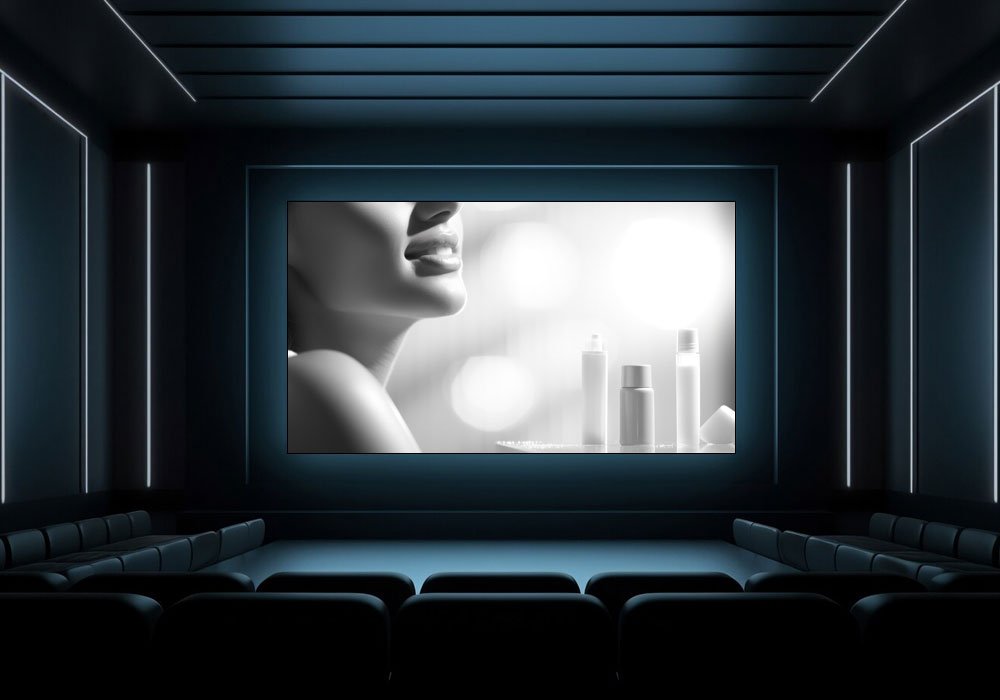 China cinema screen advertising reaches every seated moviegoer before the feature starts