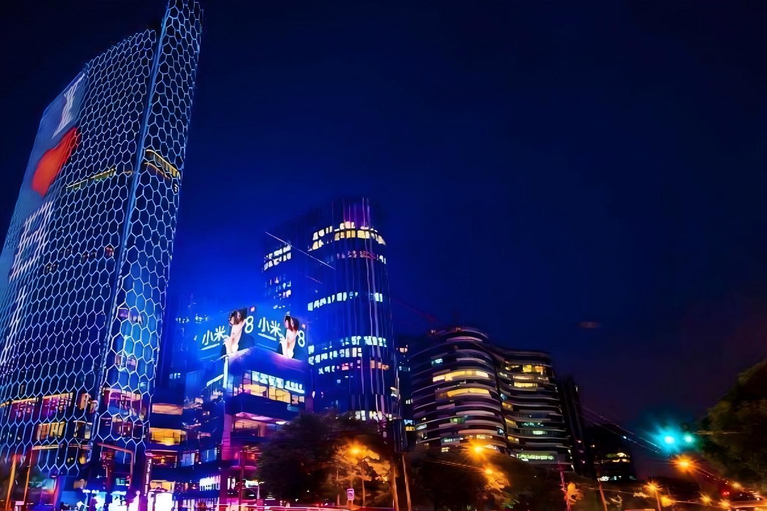 Landmark Digital Billboard and 3D Naked-Eye Advertising