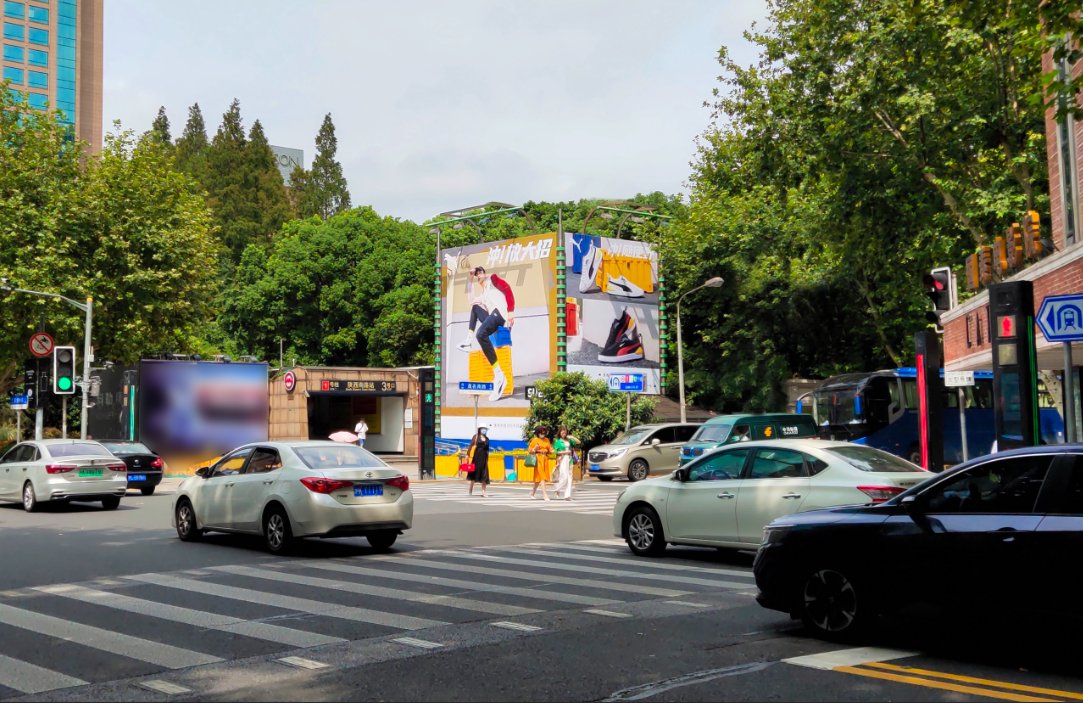 Shanghai Huangpu Huaihai Road Metro Line 1 Ventilation Facility Outdoor Billboard